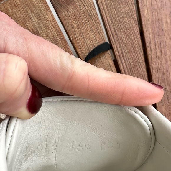 GUCCI WOMEN'S ACE SNEAKER WITH BEE - Picture 5 of 11